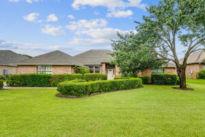 Hidden Creek Estates Golf Course Pool Home overlooking the 5th Fairway and 6th Tee